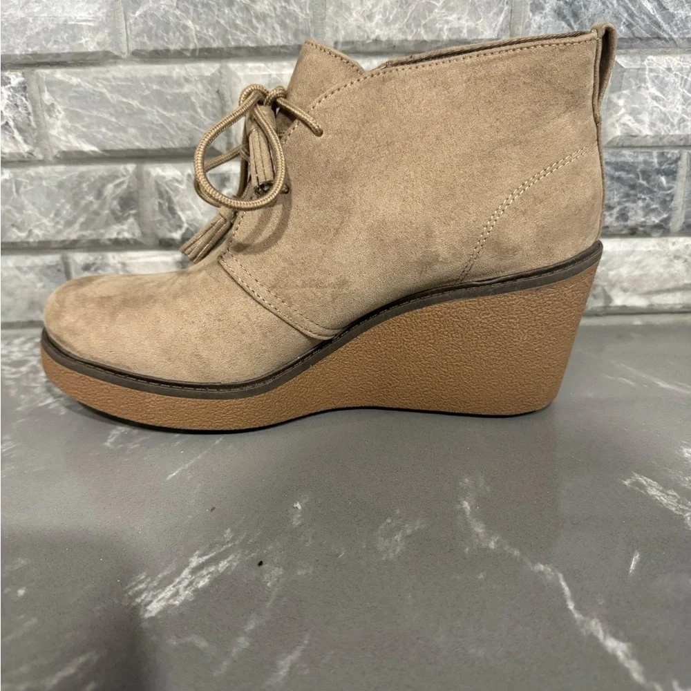 Dr. Scholl's Aurora Beige Wedge‎ Ankle Booties
